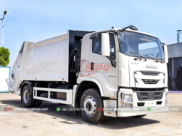 ISUZU Heavy-duty Refuse Compactor Truck - Front Right Side